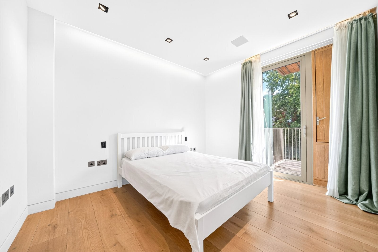 Flat Duchess Walk in Greater London
