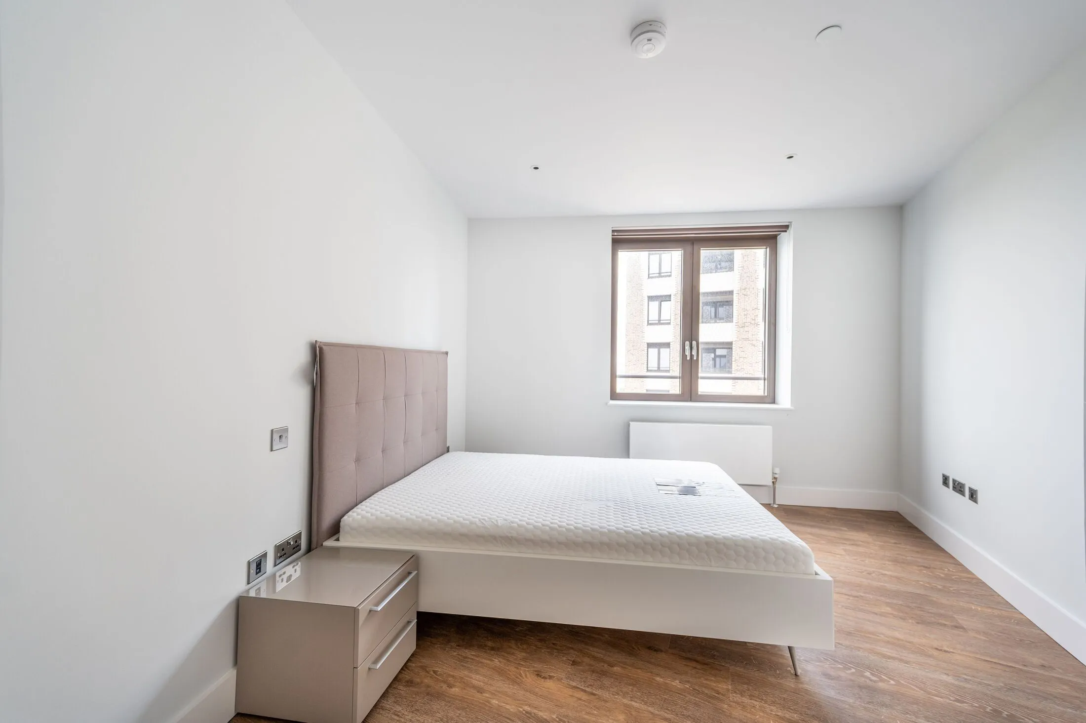 Flat Park Lane in Greater London