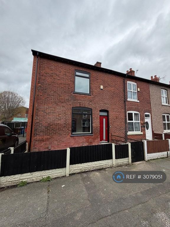 House Firs Lane in Leigh