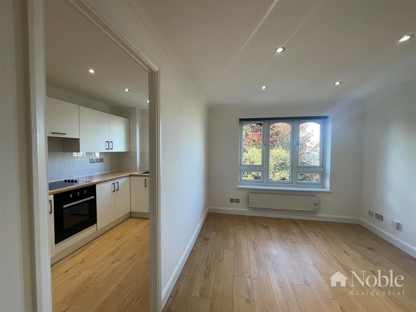 Flat Frazer Close in Greater London