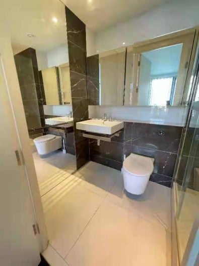 Flat Baltimore Wharf in Greater London