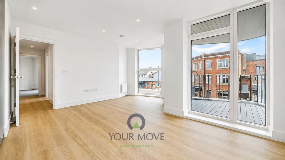 Flat Broadway in Greater London
