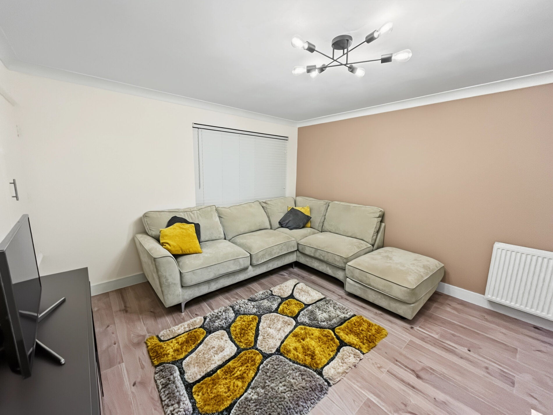 Flat Gowers Field in Aylesbury