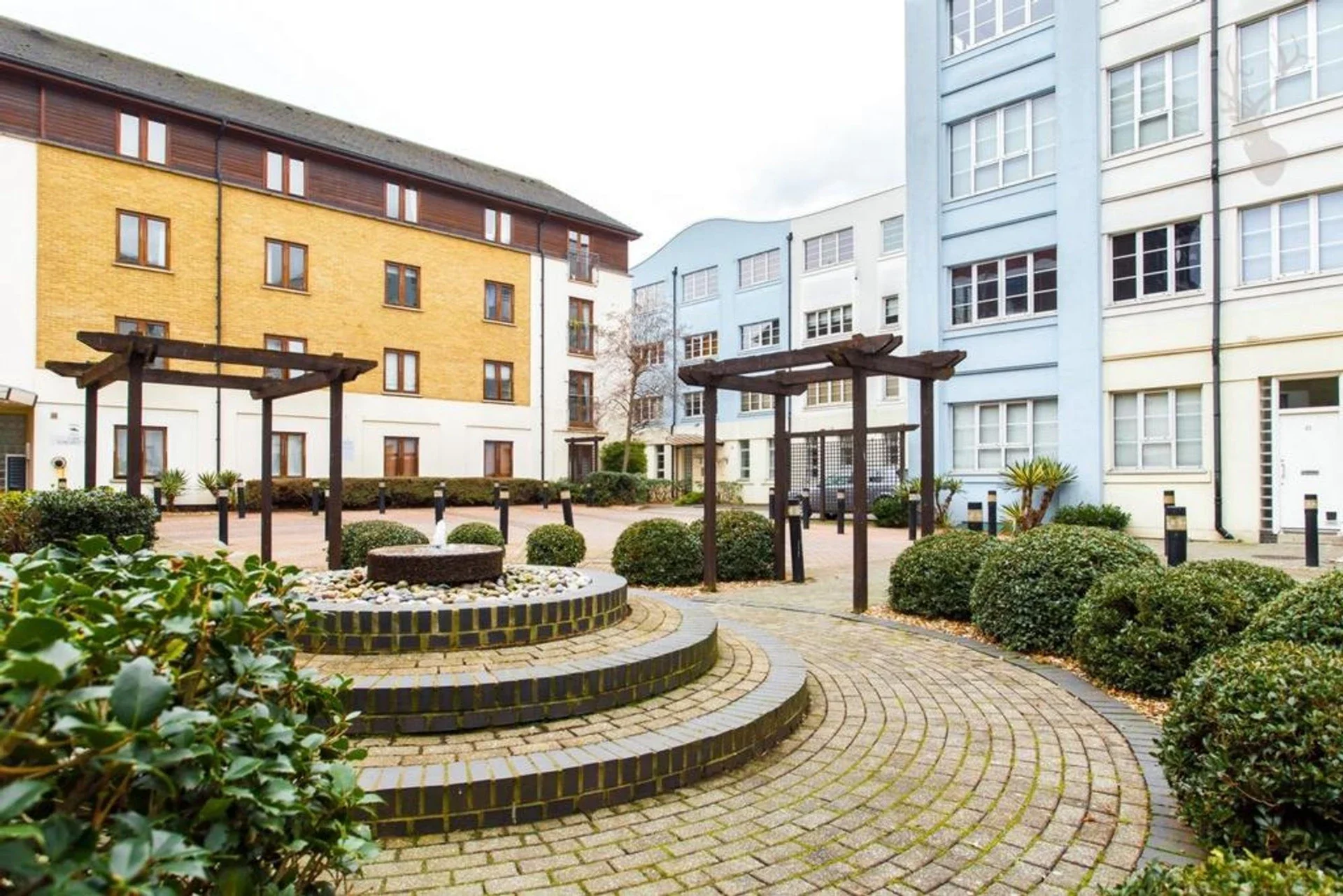 Flat Court Yard in Greater London