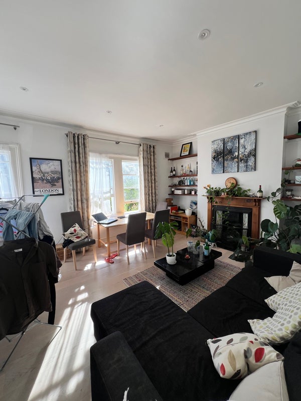 Room Macroom Road in City of Westminster