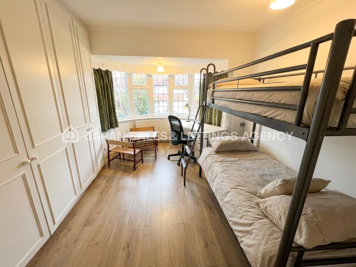 House Uphill Grove in Greater London
