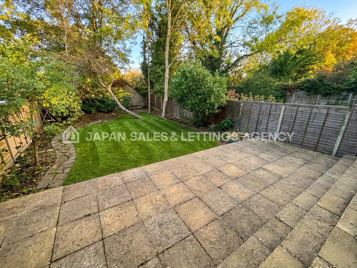 House Uphill Grove in Greater London