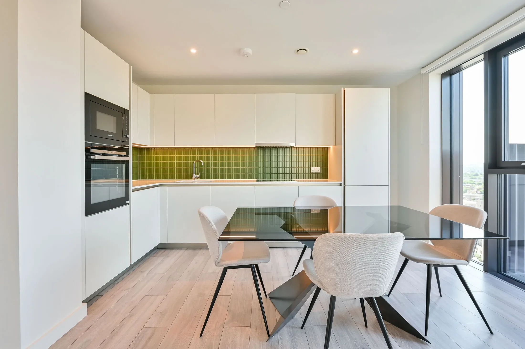 Flat New Lion Way in Greater London