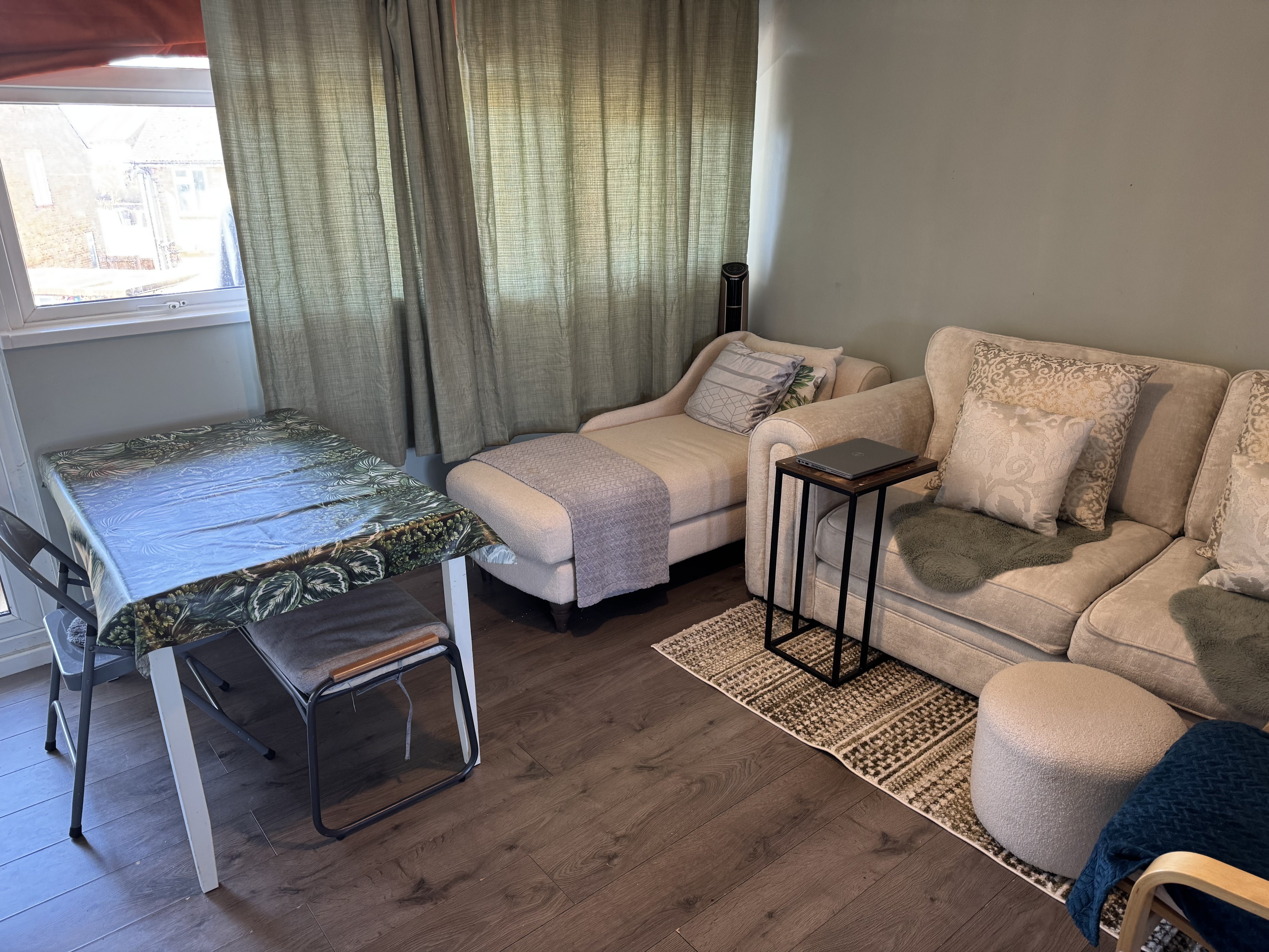 Flat Tennyson Avenue in Canterbury