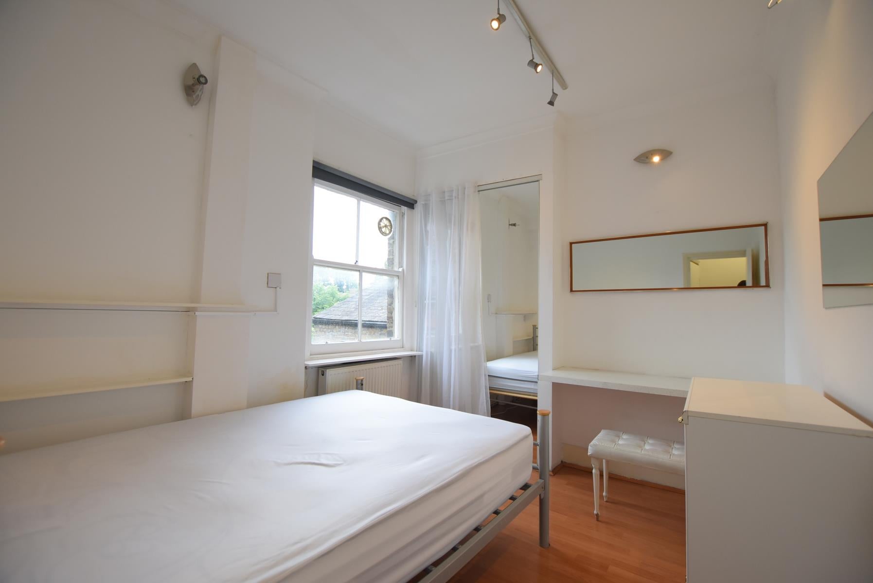 Flat Goldhurst Terrace in Greater London