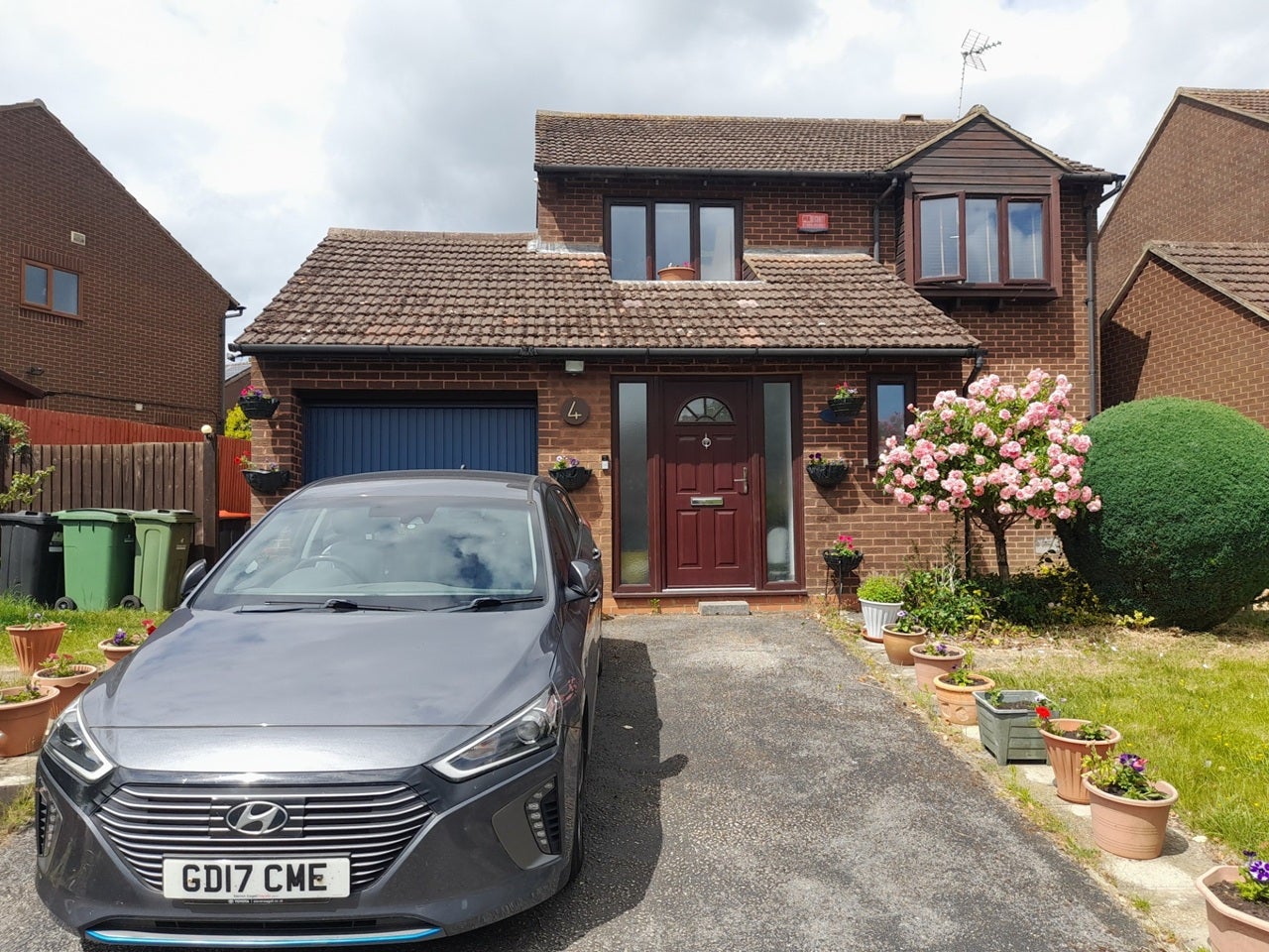 House Leafield Rise in Milton Keynes