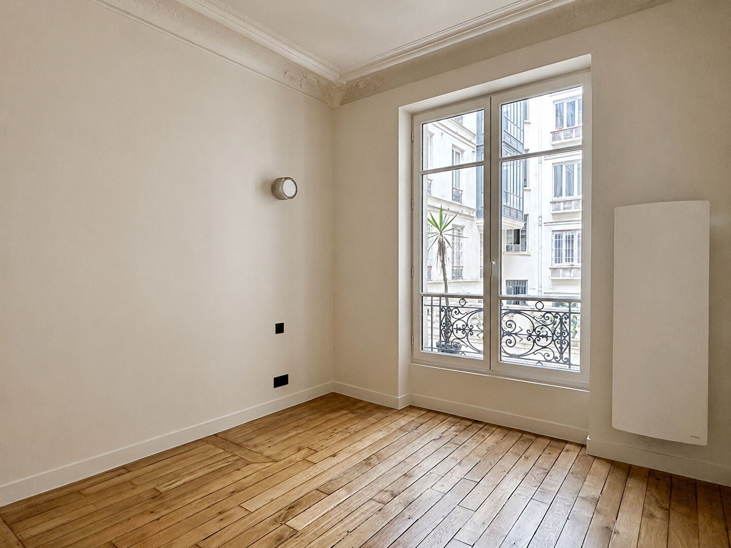 Flat Rue Pierre Semard in Paris