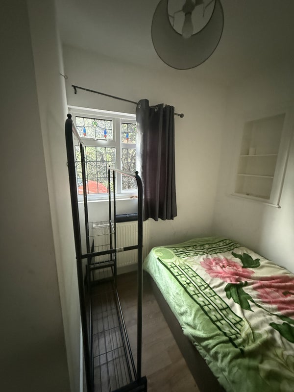 Room Church Road in Iver Heath