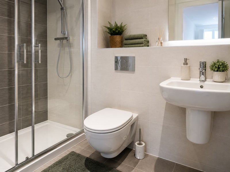 Room Elmira Way in Salford