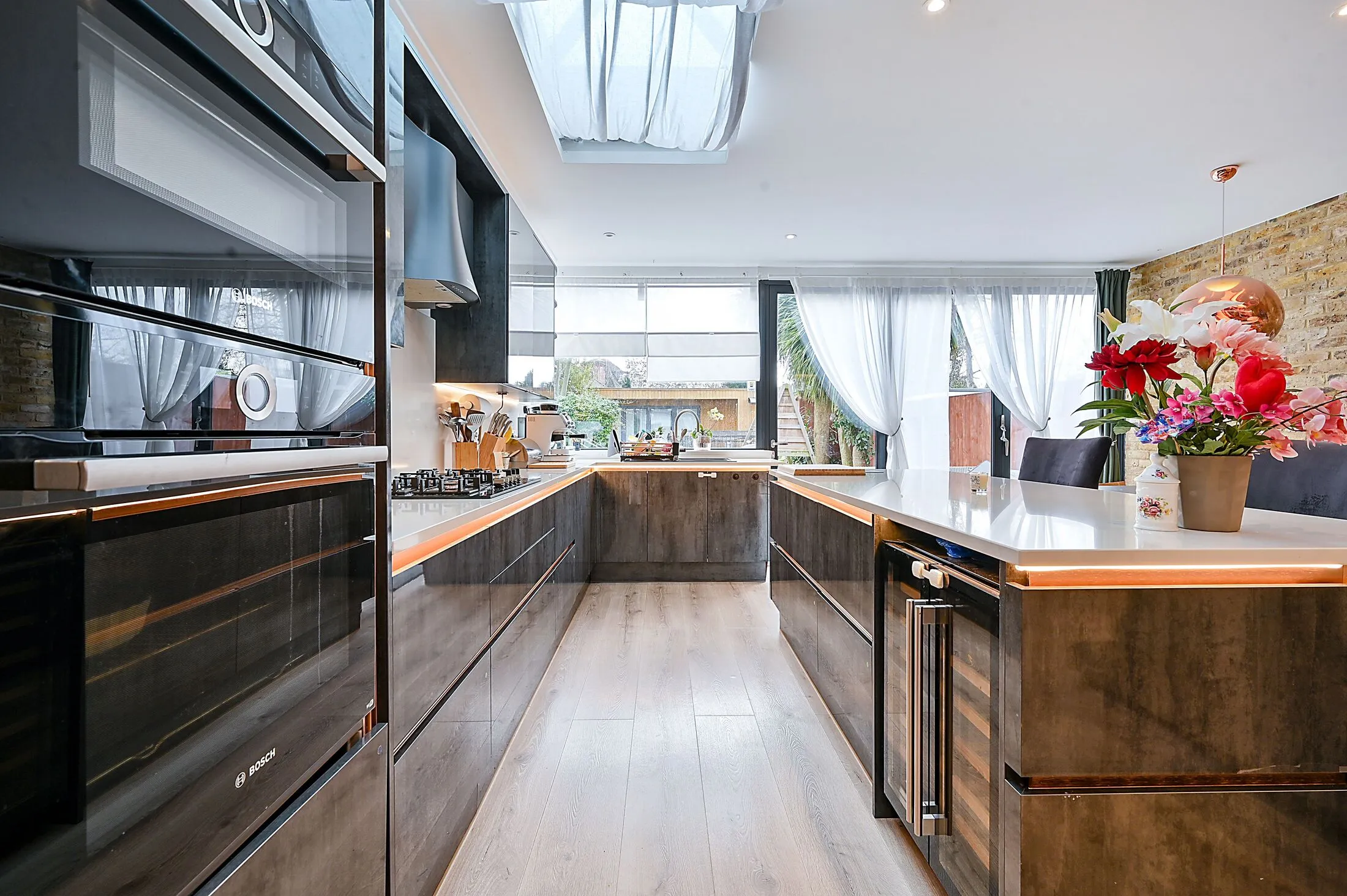 Flat Ellesmere Road in Greater London