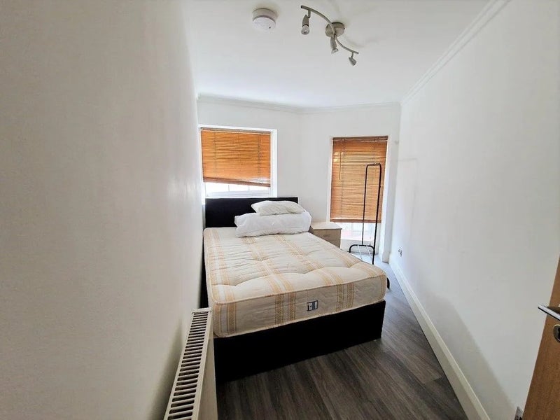 Room Tysoe Street in Greater London