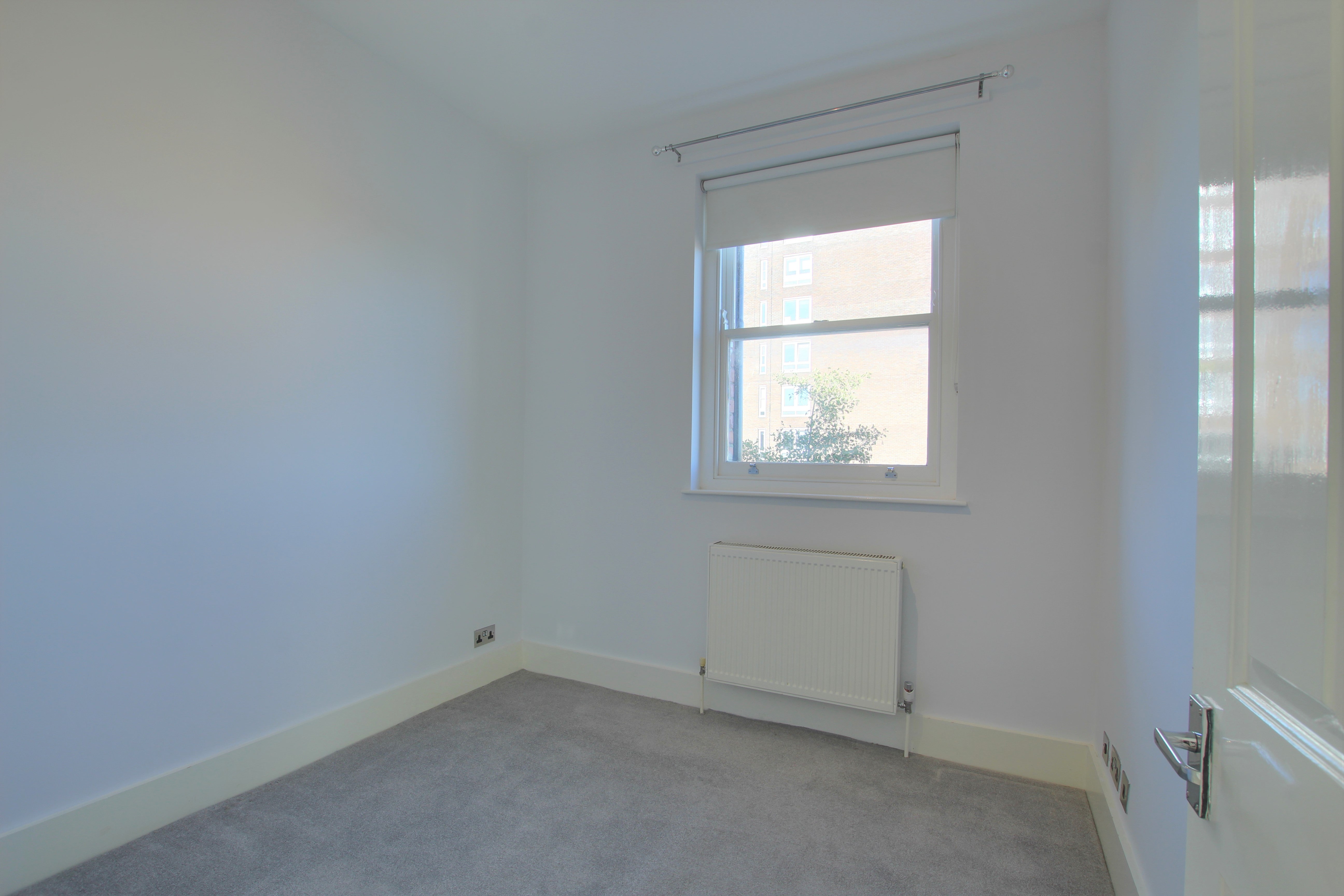 Flat Meadowbank Close in Greater London