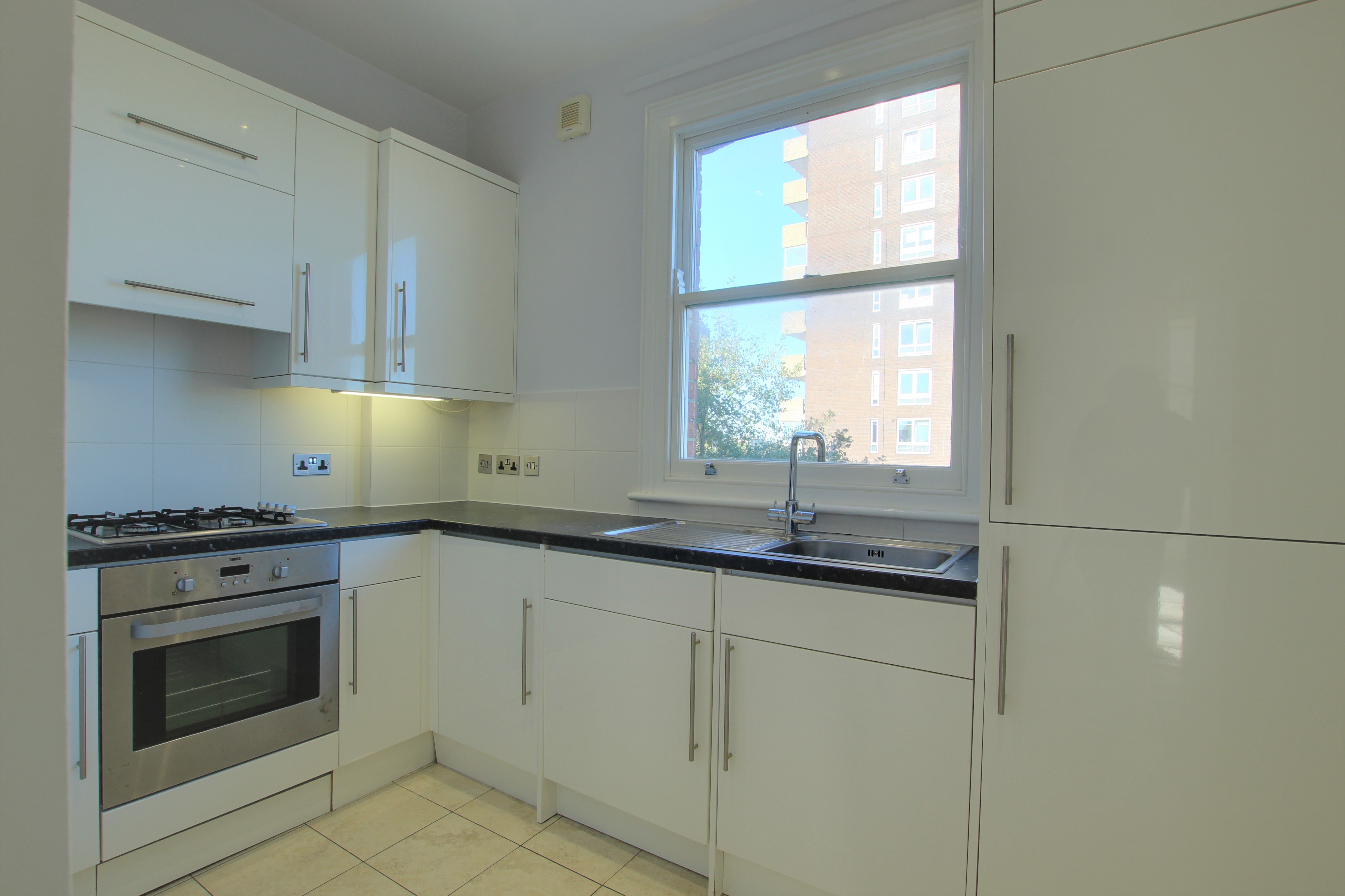 Flat Meadowbank Close in Greater London