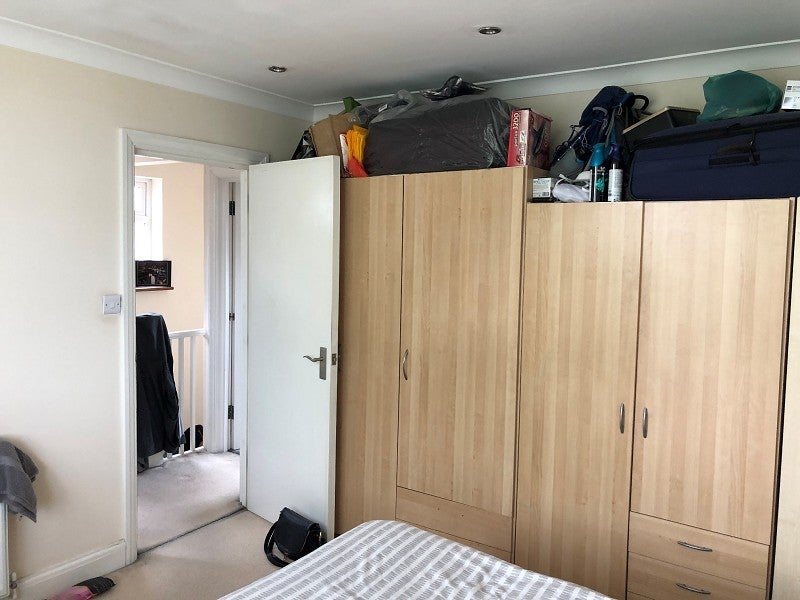 Flat Edgwarebury Lane in Greater London