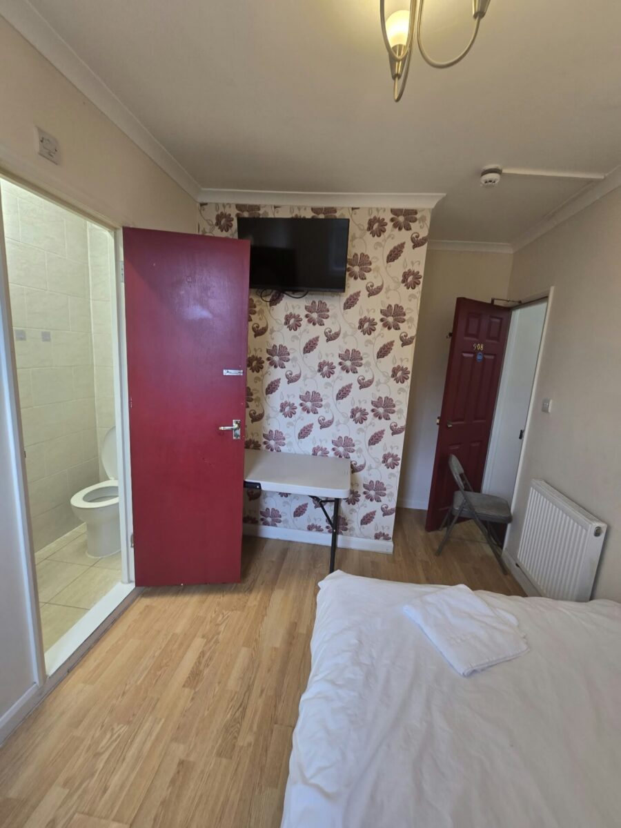 Room Station Parade in Greater London