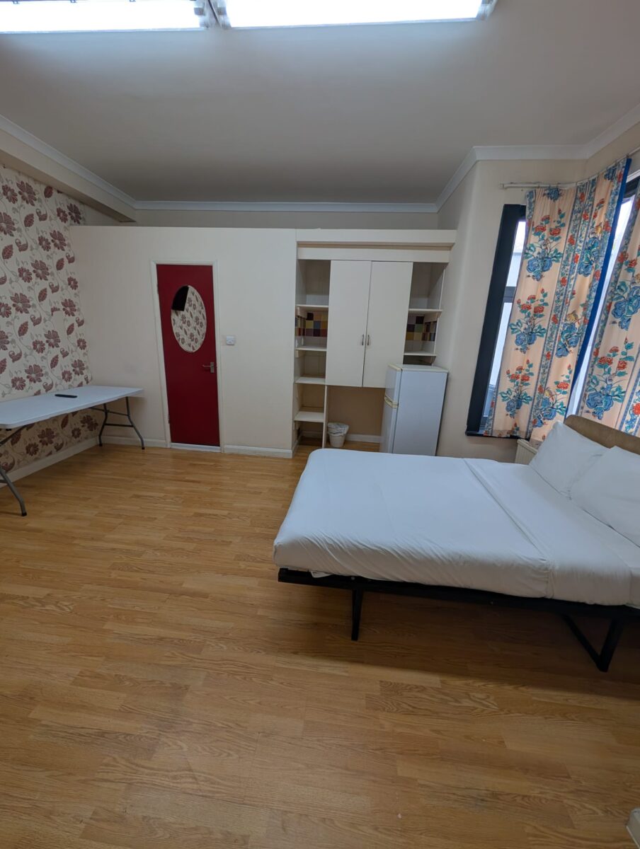 Room Station Parade in Greater London