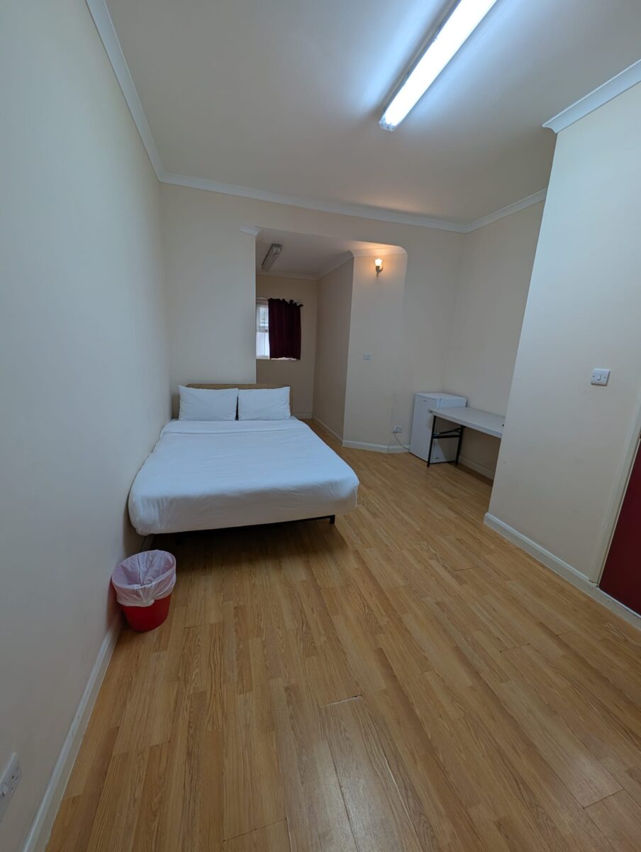 Room Station Parade in Greater London