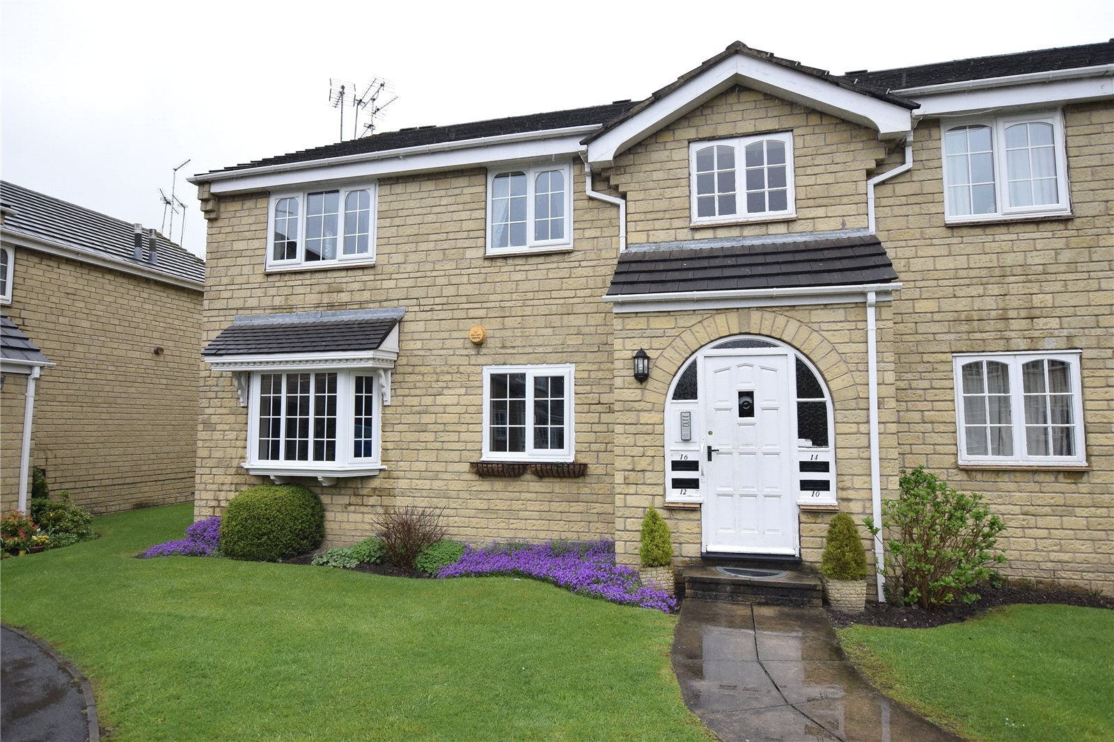 Flat Oakdene Vale in Leeds