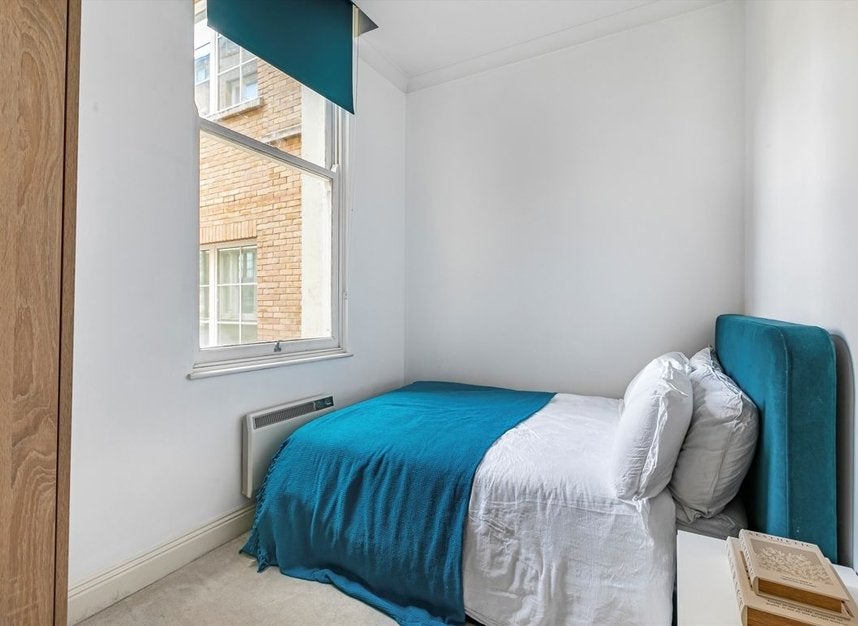 Flat Carter Lane in City of London