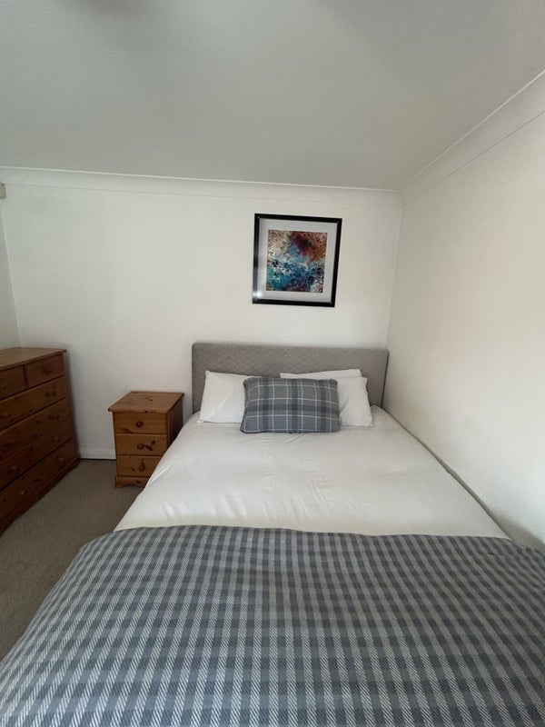 Room Dogberry Way in Warwick