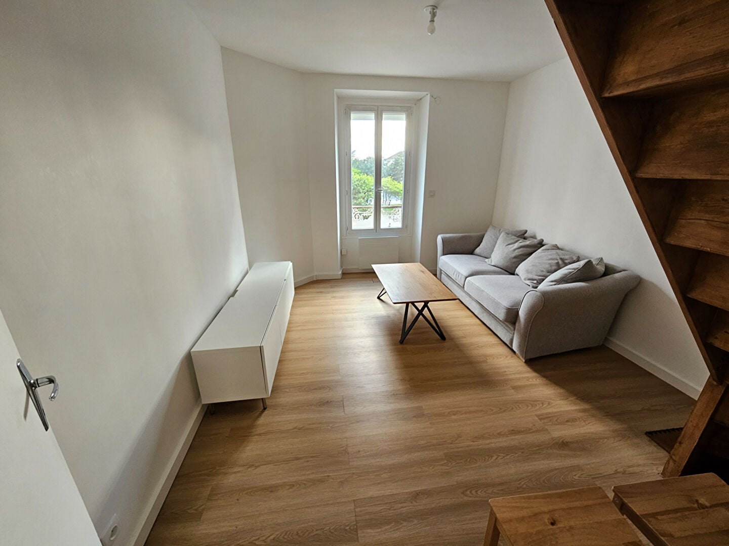 Flat Place Léon Cassé in Corbeil-Essonnes