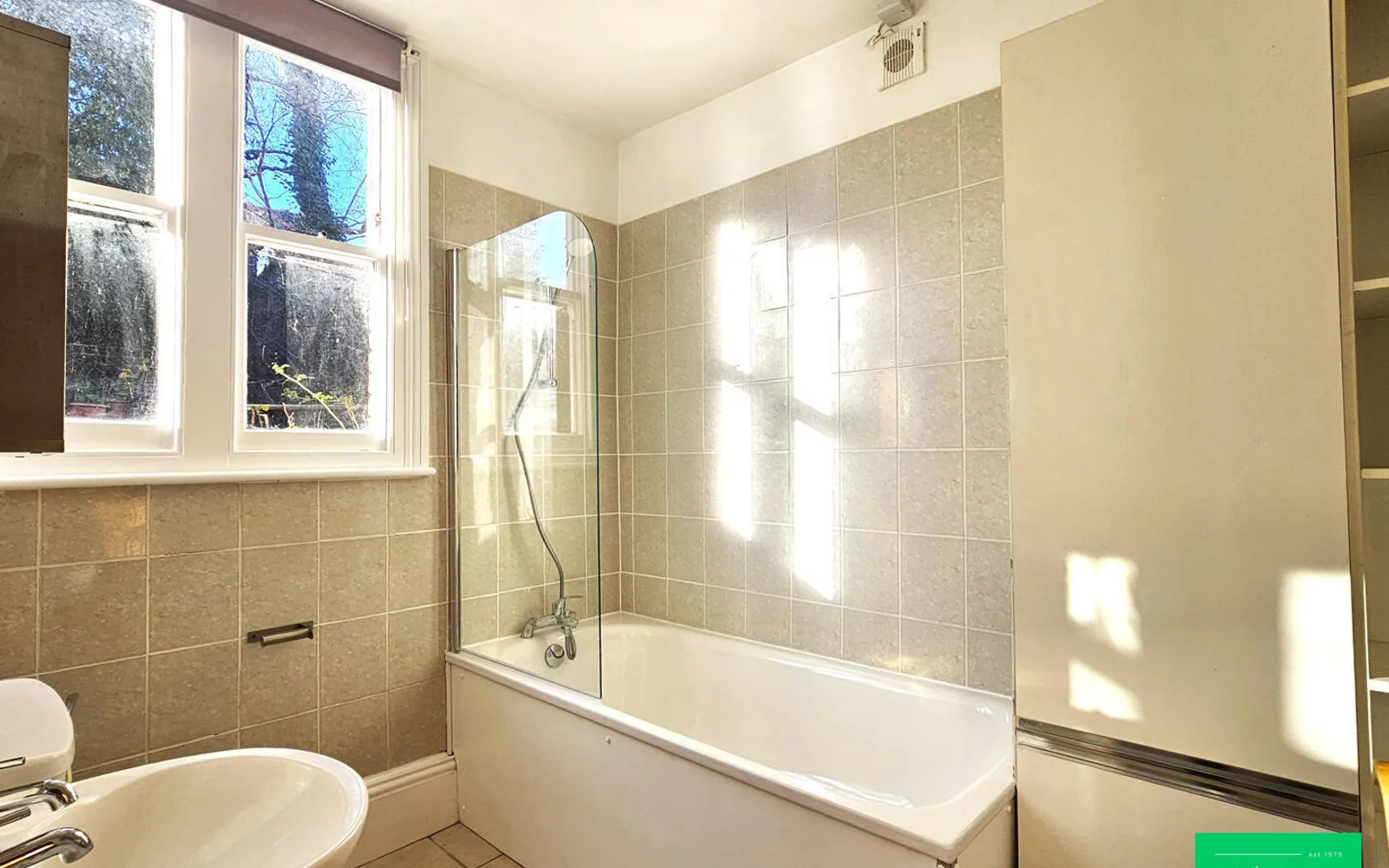 Flat Birchington Road in Greater London