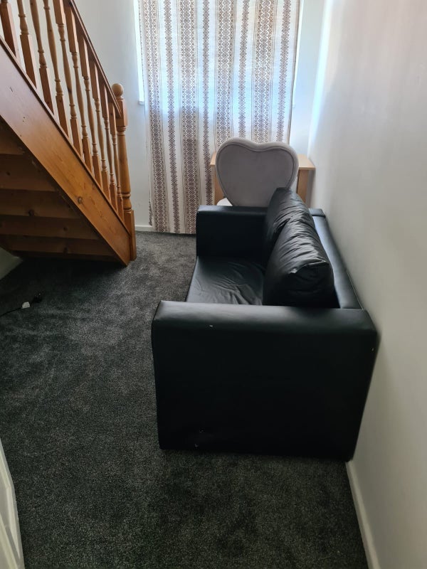 Room St Chad's Crescent in Oldham