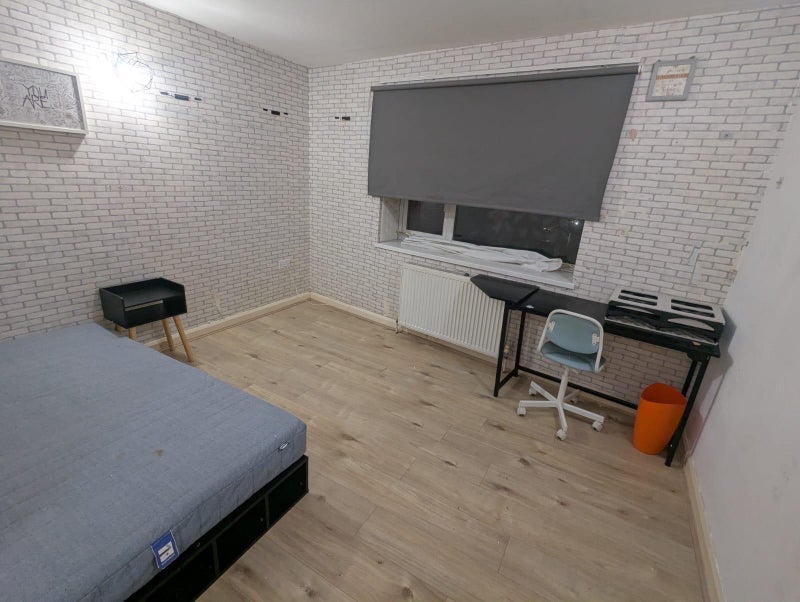 Room Barkworth Road in Greater London