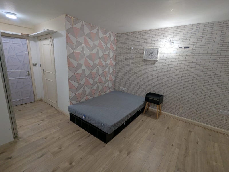 Room Barkworth Road in Greater London