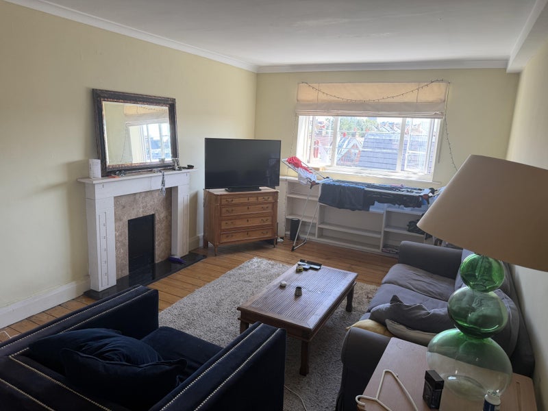 Room Stirling Road in Greater London