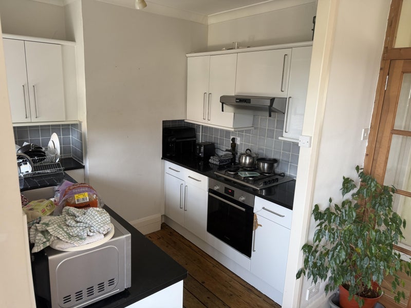 Room Stirling Road in Greater London