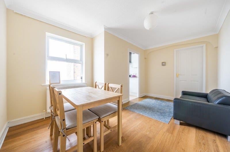 Room Brighton Road in Adur