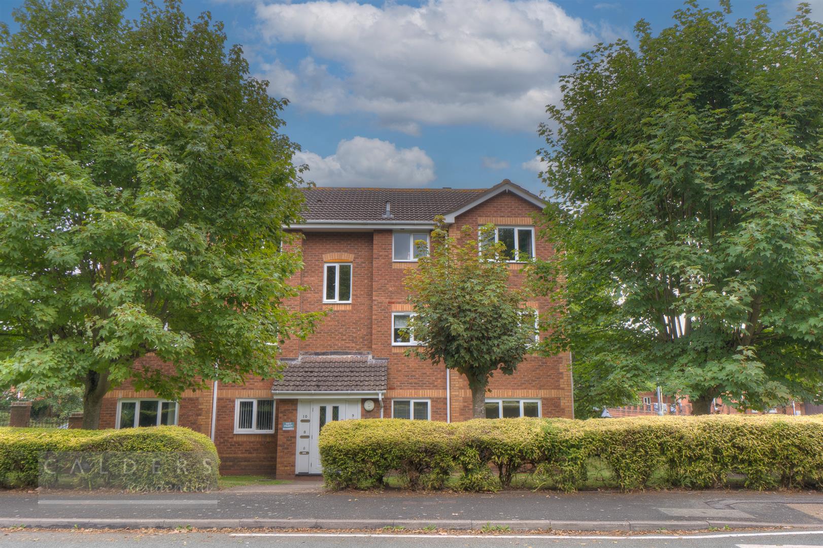 Flat Oxbridge Way in Tamworth