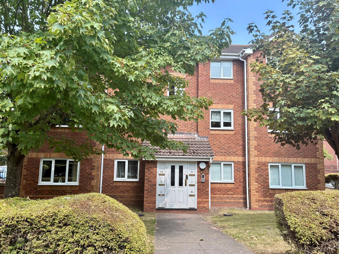 Flat Oxbridge Way in Tamworth