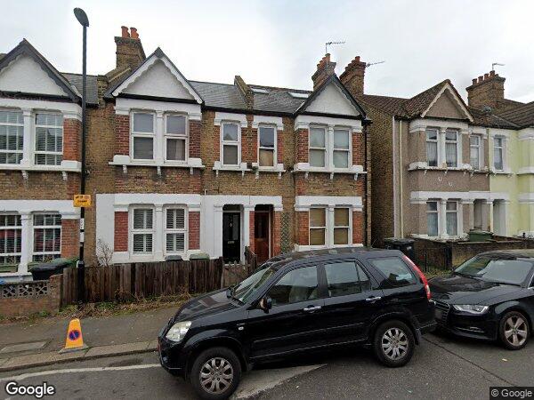 Flat Woodlands Street in Greater London
