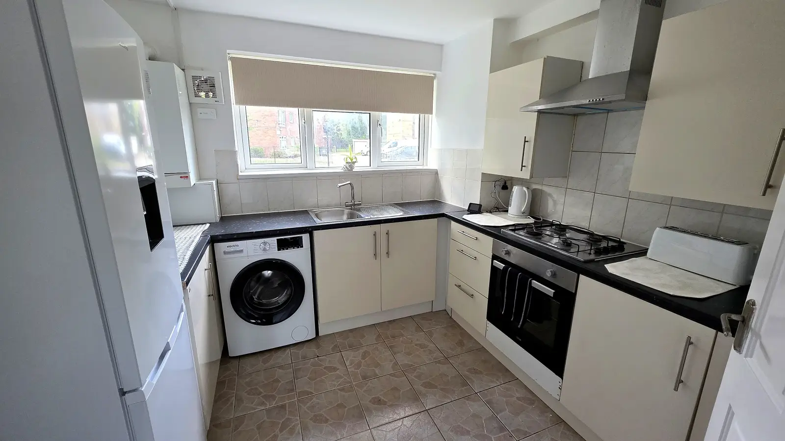 Flat Harrow Road in City of Westminster