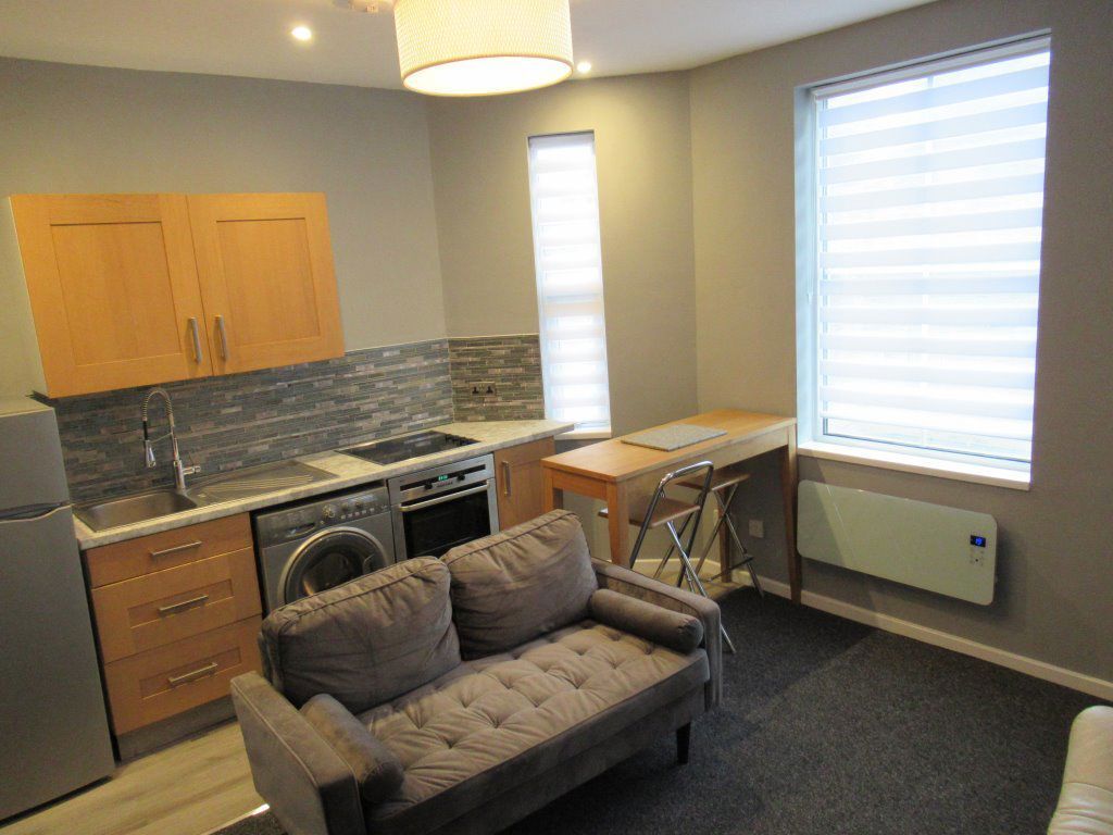 Room Holly Avenue in Birmingham