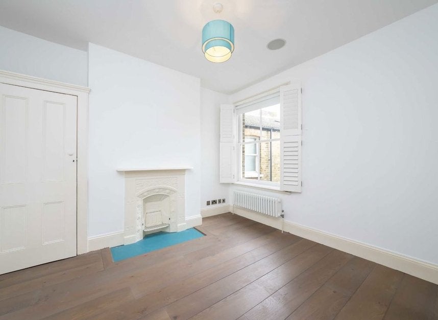 House St. Albans Avenue in Greater London