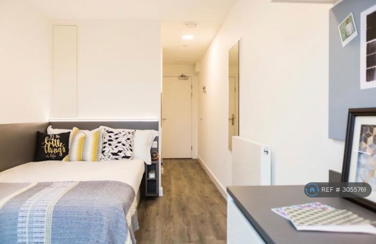 Room Old Oak Road in Greater London
