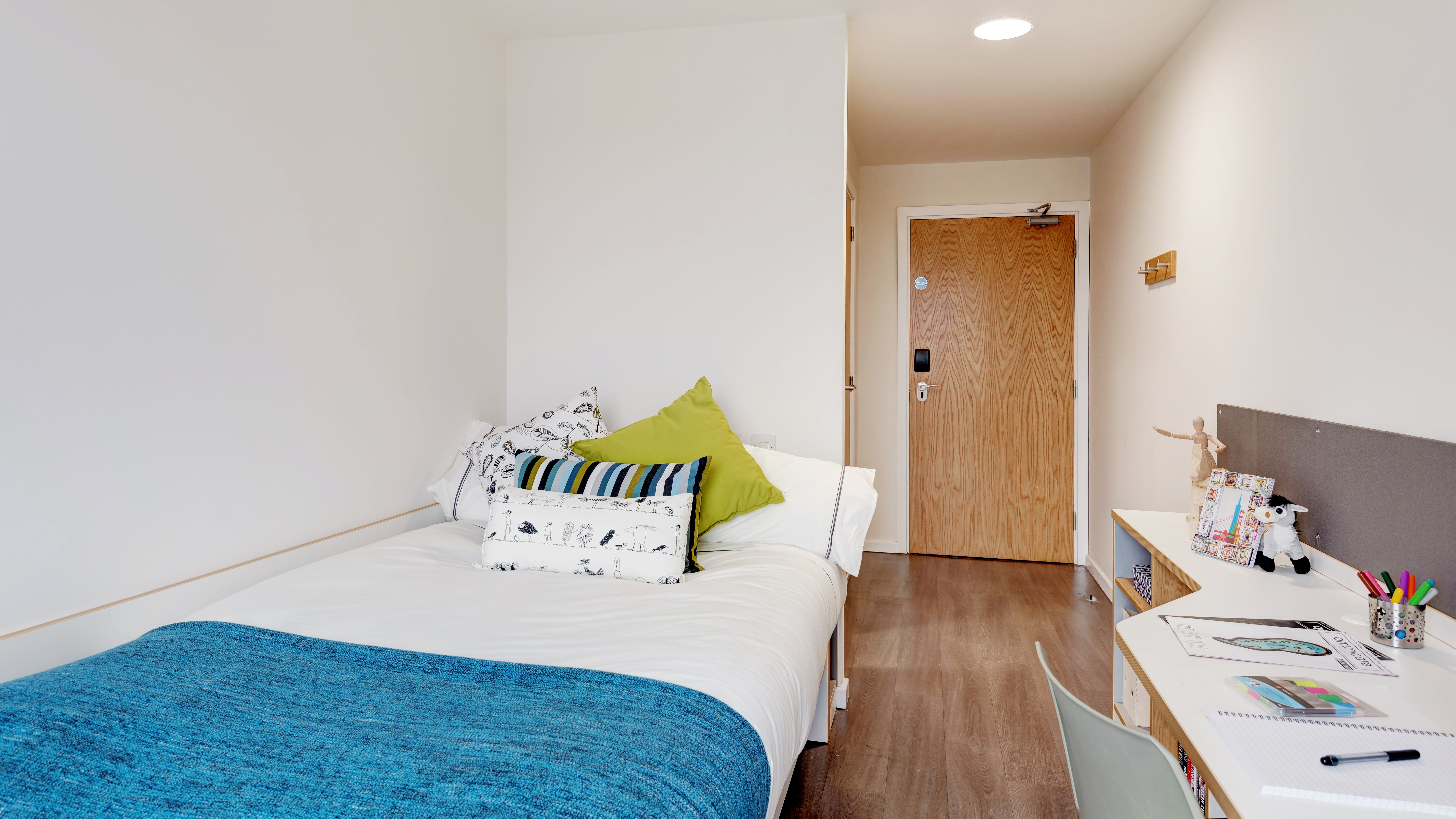 Flat Whitehill Court in Glasgow