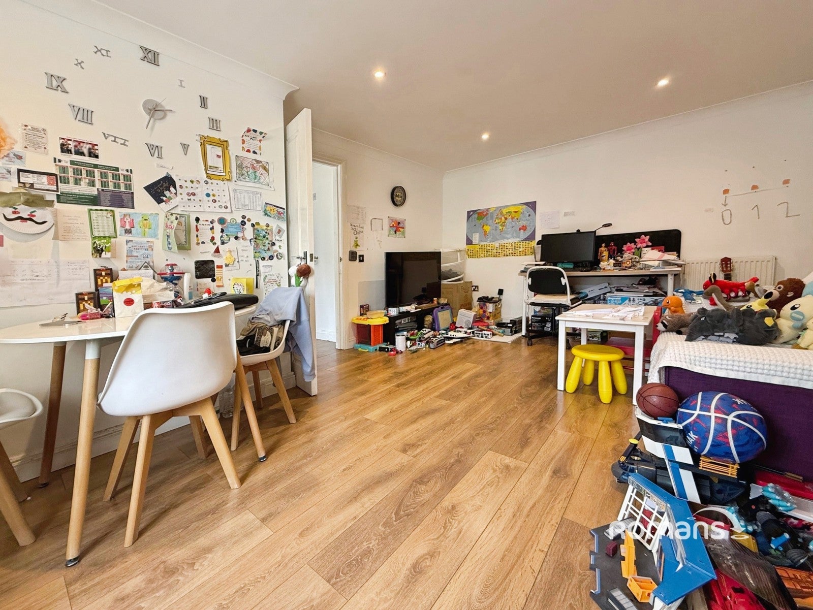 Flat Letts Green in Woodley