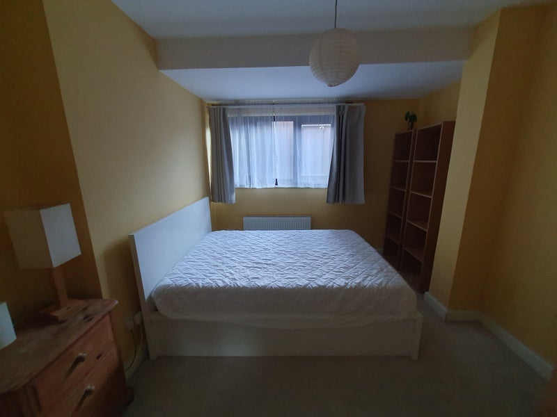 Room New North Road in Greater London