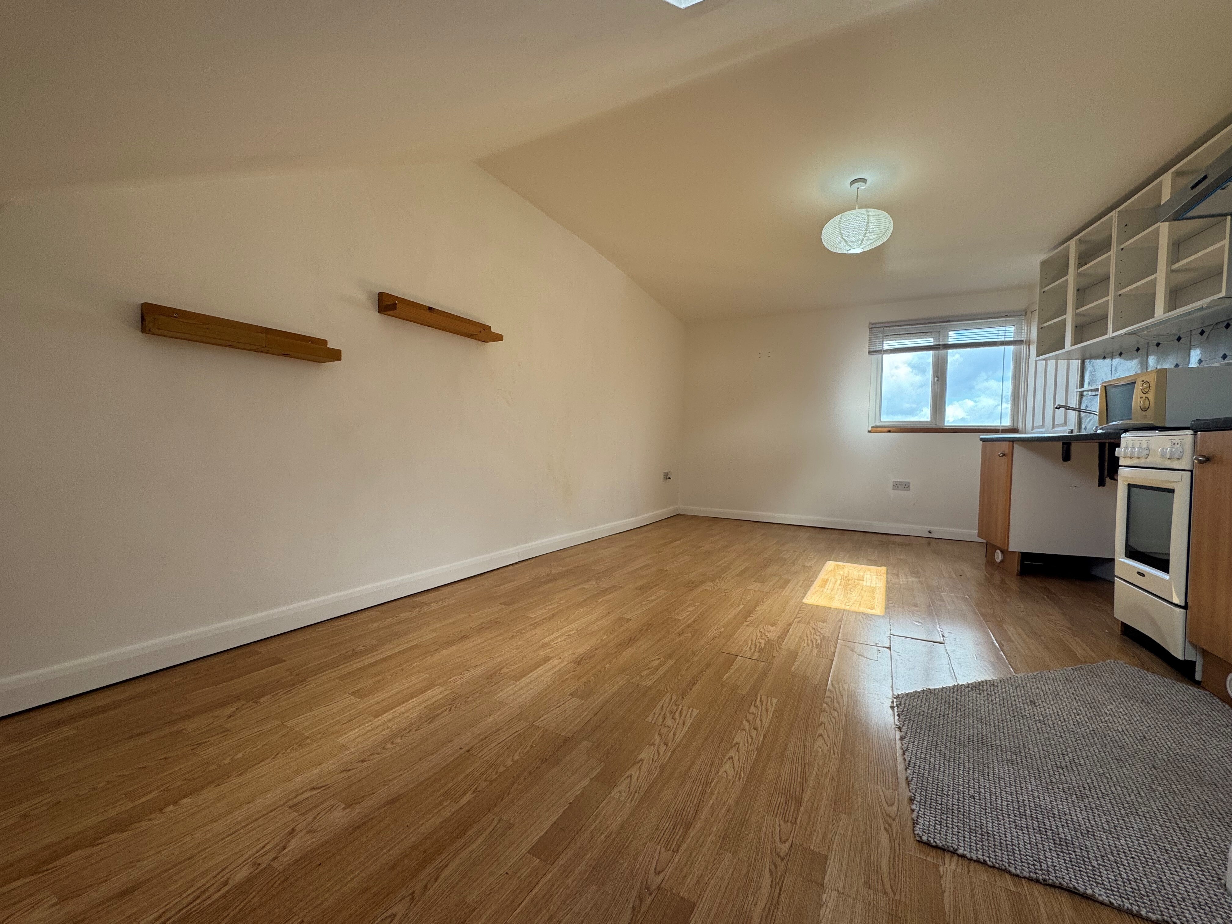 Flat Wellesley Road in Eastbourne