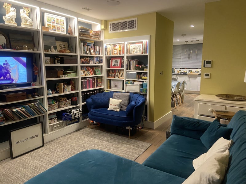 Room Ramilles Close in Greater London