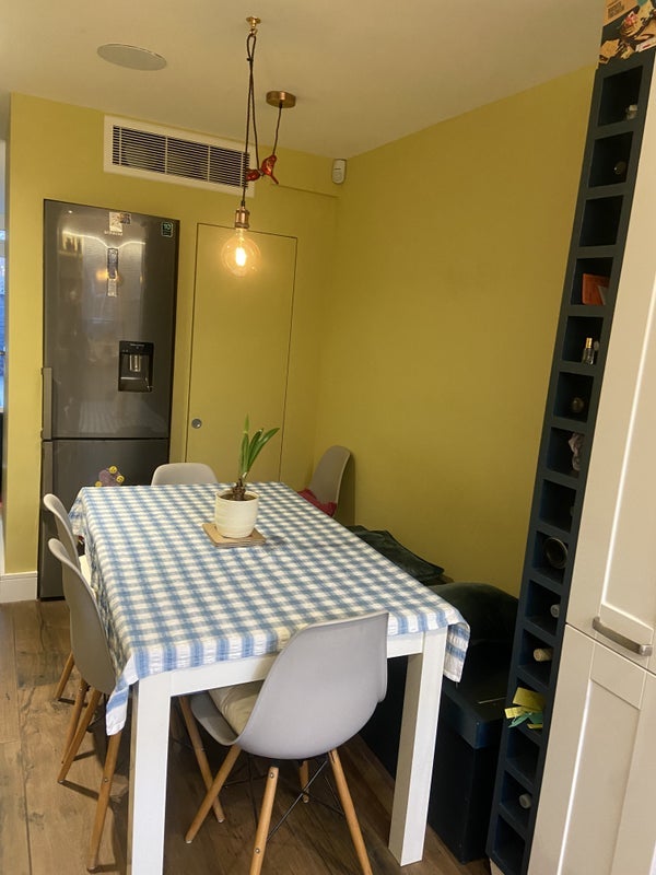 Room Ramilles Close in Greater London